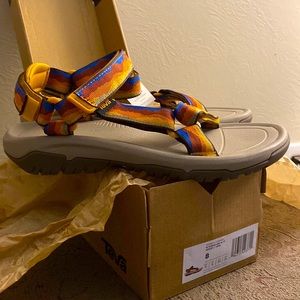 Teva Hurricane XLT2 Sandals in Vista Sunset-Sz 8